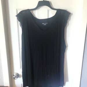 Ava & Viv Black Lace Sleeve Top